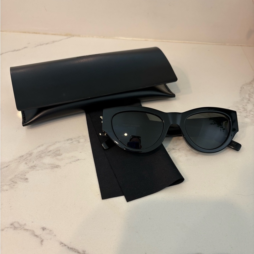 Saint Laurent Unisex Sunglasses SLM94
Black & Gold 53mm